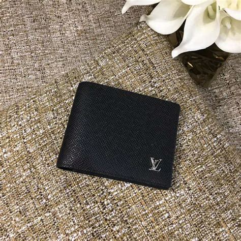 lv taiga wallet.